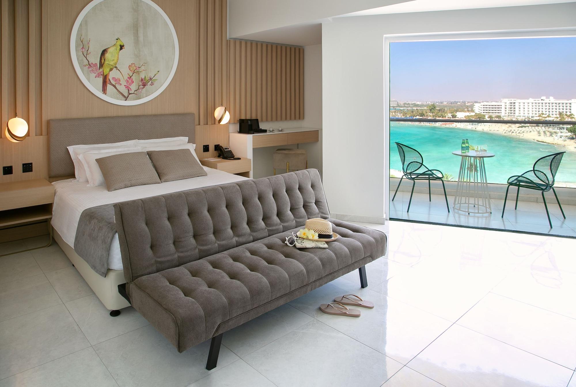 Nissiblu Beach Resort Ajía Nápa Kültér fotó A sofa bed