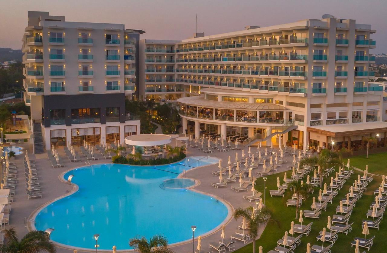 Nissiblu Beach Resort Ajía Nápa Kültér fotó The hotel in 2014